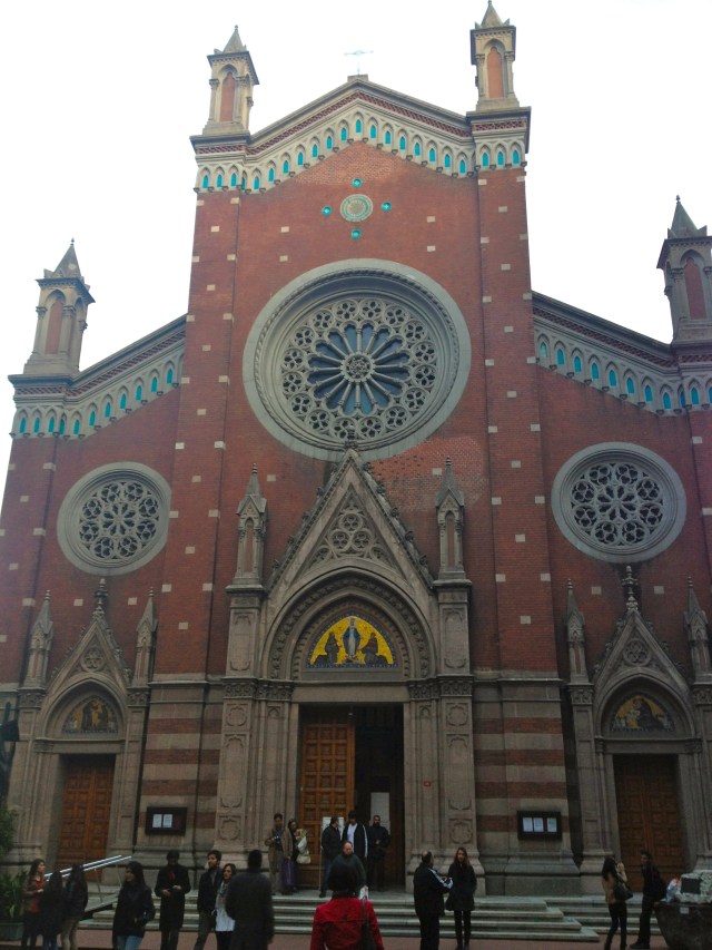 Happened to walk by this beautiful church so I stopped in to check it out -- Sent Antuan Kilisesi