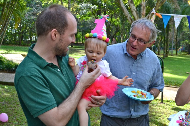 It's cupcake time and Mailey knows exactly what to do.