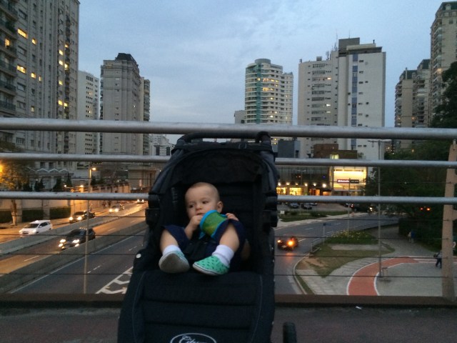 Colt and Gigi on their way home from visiting our old stomping grounds - Parque do Povo - now about a 10 minute walk away.